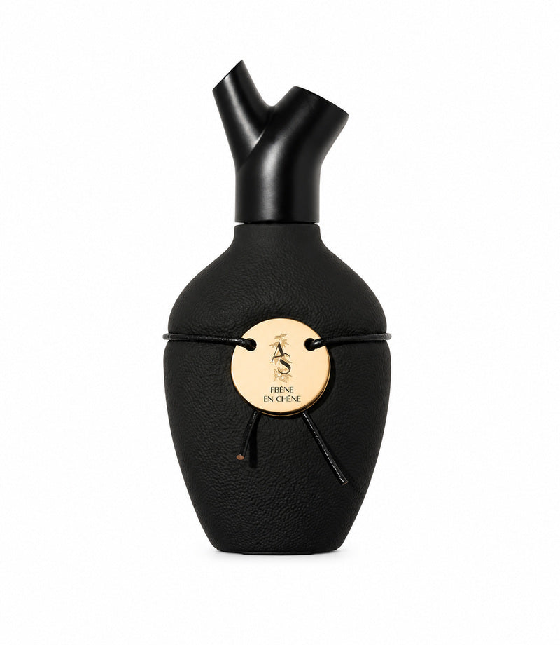 Ébène en Chêne by SCENTS OF WOOD, authentic bottle on a white background
