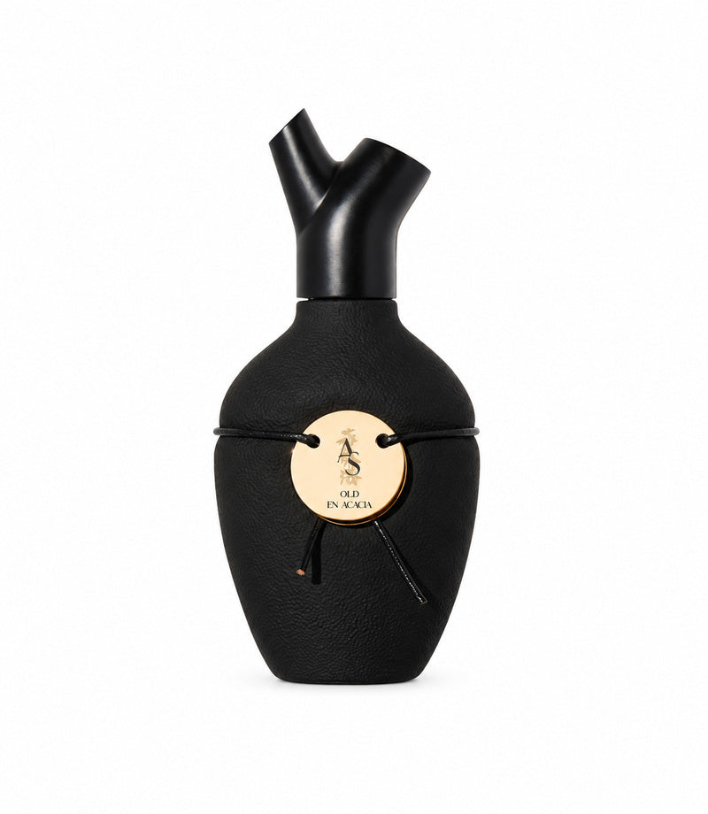 Oud en Acacia by SCENTS OF WOOD, authentic bottle on a white background