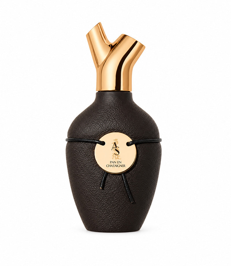 Pain en Châtaignier by SCENTS OF WOOD, authentic bottle on a white background