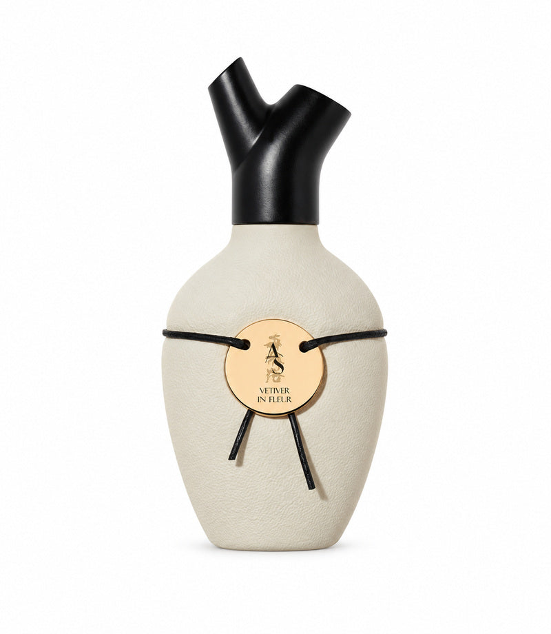 Vétiver en Fleur by SCENTS OF WOOD, authentic bottle on a white background